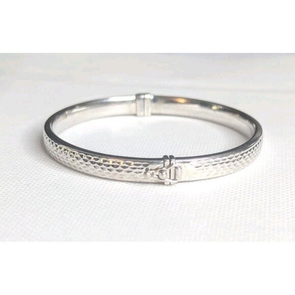 Hollow Sterling Silver Hinged Diamond Cut Bangle Bracelet, 7.5 inch - Picture 3 of 7